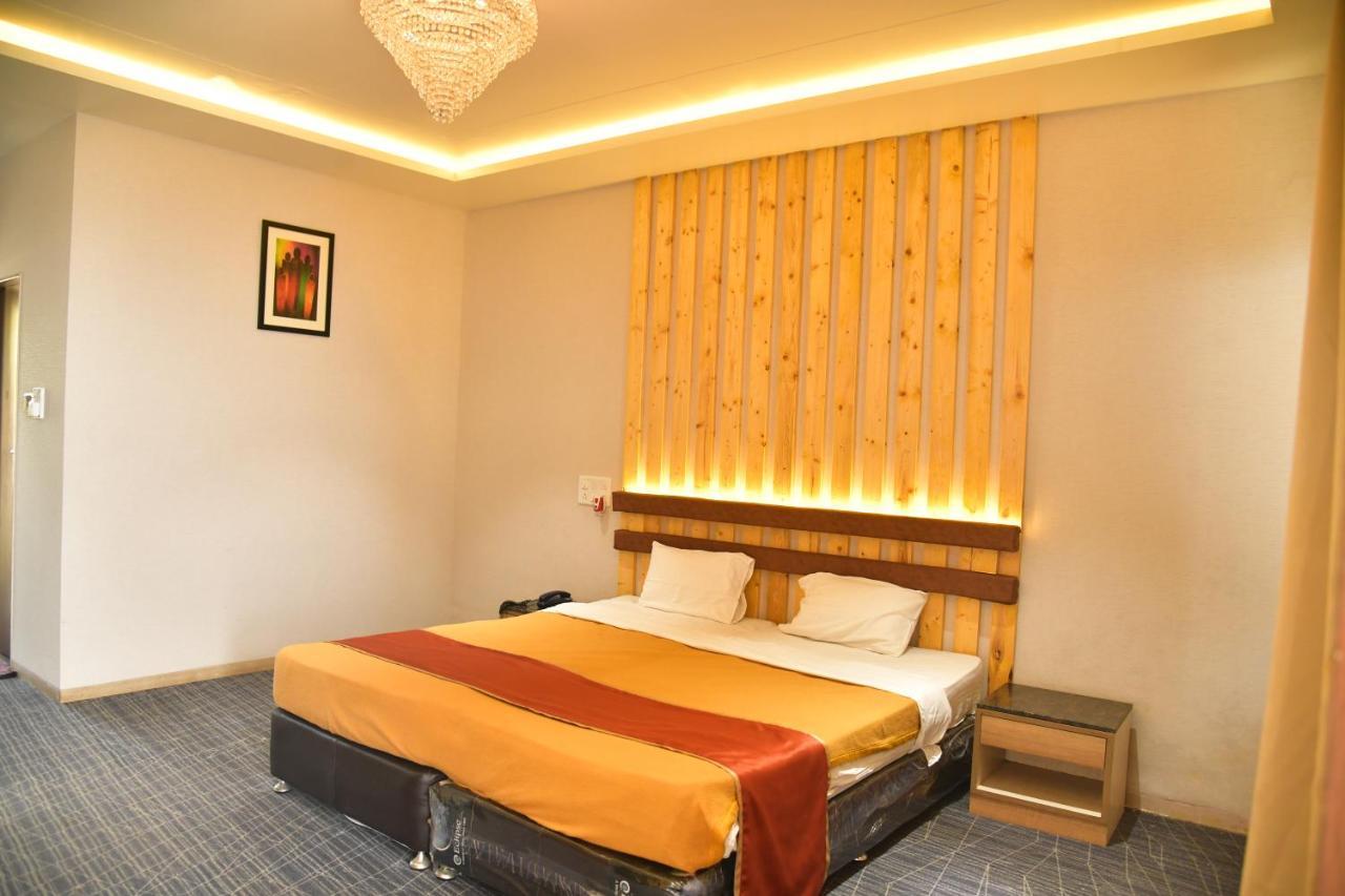 Wildernest Hilltop Resort Mangvadi Dış mekan fotoğraf